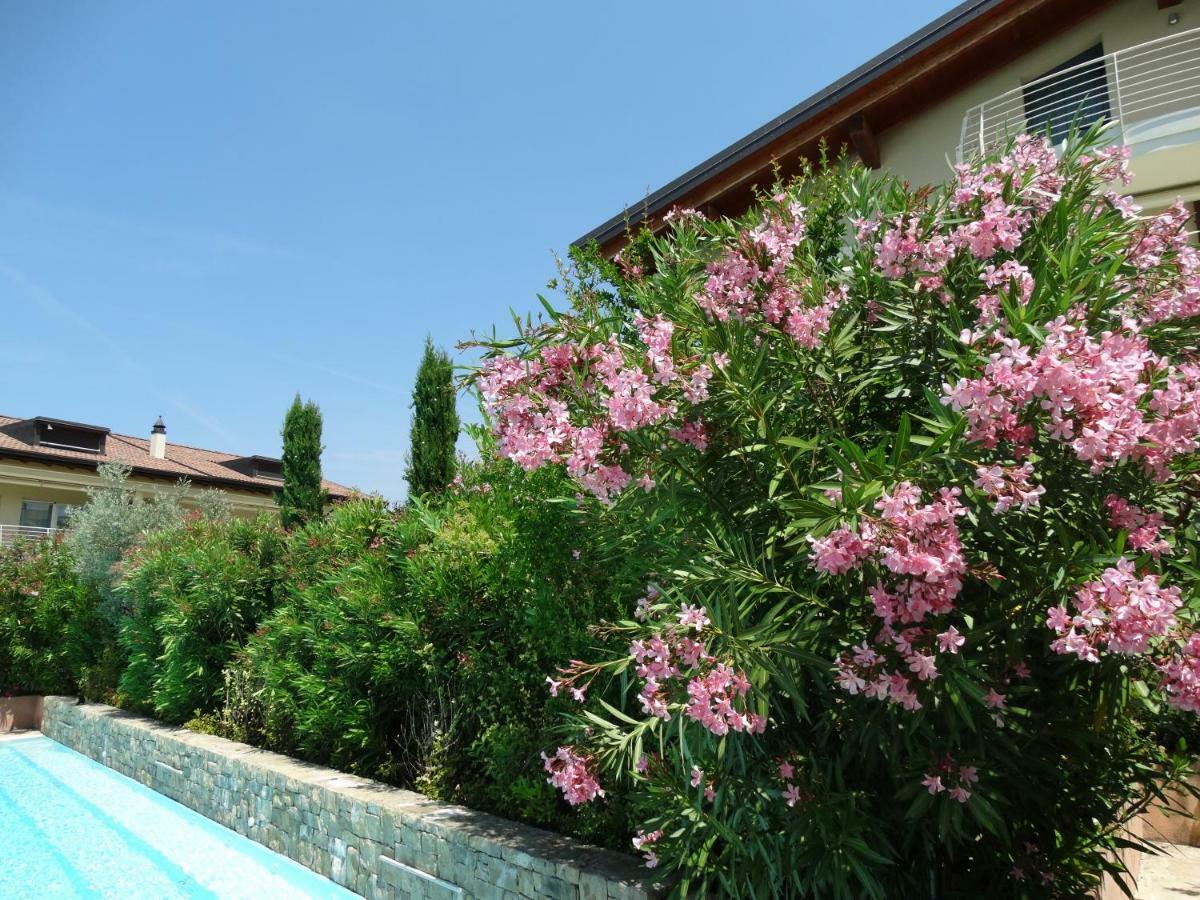 Phoenix Garda Hills Sirmione Exterior foto